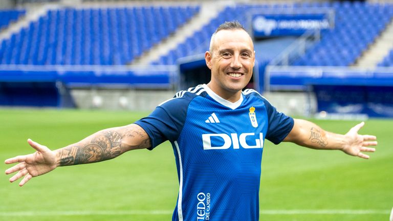 Santi Cazorla is presented as a Real Oviedo player in August 2023