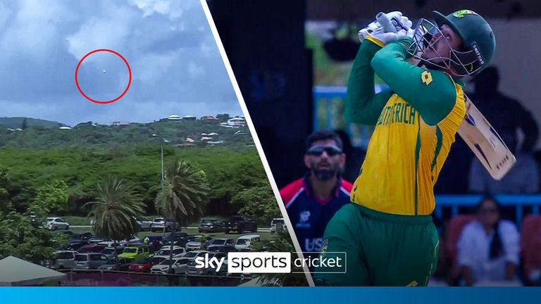 de kock strikes 3 sixes in  a row